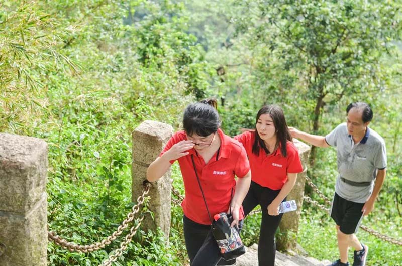 塘朗山攀登之行 塘朗山攀登之行